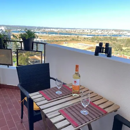 No Snow, 300 M From The Beach, King Size Bed, Fast Wi-fi Apartment *