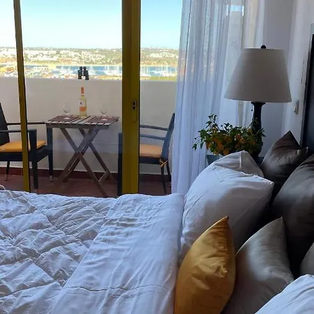 No Snow, 300 M From The Beach, King Size Bed, Fast Wi-fi Apartment Portimao