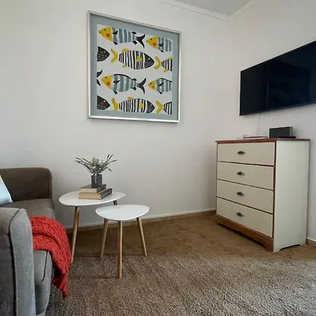 Apartment No Snow, 300 M From The Beach, King Size Bed, Fast Wi-fi *