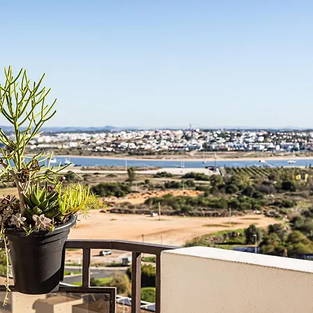 No Snow, 300 M From The Beach, King Size Bed, Fast Wi-fi Appartamento Portimão