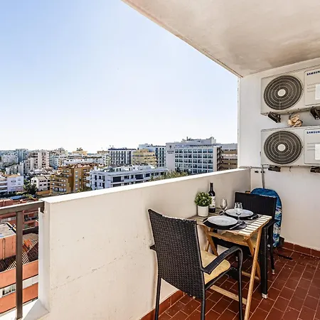 No Snow, 300 M From The Beach, King Size Bed, Fast Wi-fi Portimão