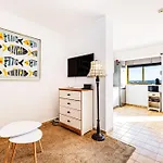 No Snow, 300 M From The Beach, King Size Bed, Fast Wi-fi Apartment *