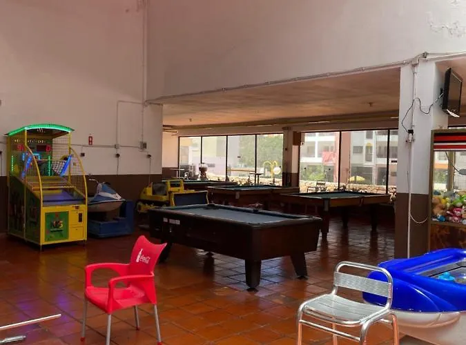 No Snow, 300 M From The Beach, King Size Bed, Fast Wi-fi Appartamento Portimão