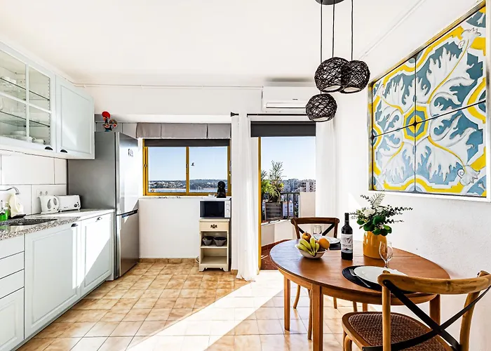 No Snow, 300 M From The Beach, King Size Bed, Fast Wi-fi