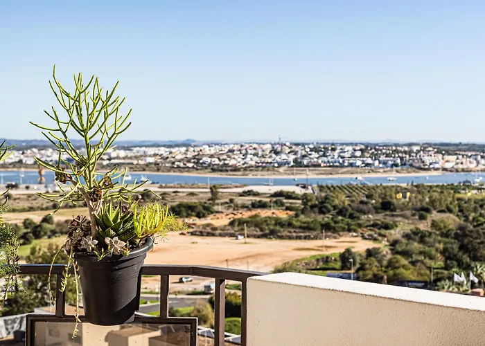 No Snow, 300 M From The Beach, King Size Bed, Fast Wi-fi Appartamento Portimão