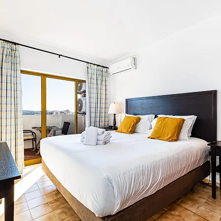No Snow, 300 M From The Beach, King Size Bed, Fast Wi-fi * 포티마오