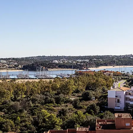 No Snow, 300 M From The Beach, King Size Bed, Fast Wi-fi *