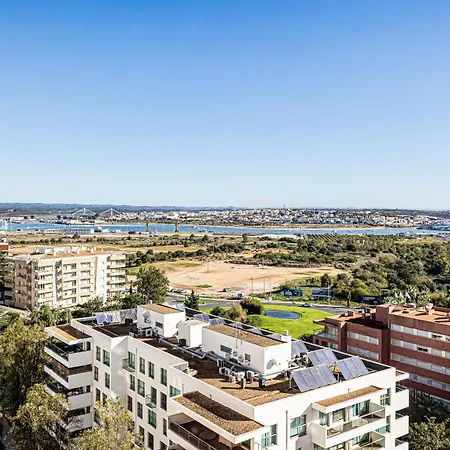 No Snow, 300 M From The Beach, King Size Bed, Fast Wi-fi *